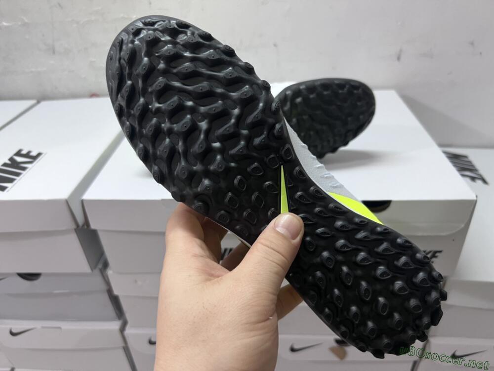 Men's Nike Phantom Luna Elite NU TF Football Shoes - Grey/Yellow/Black