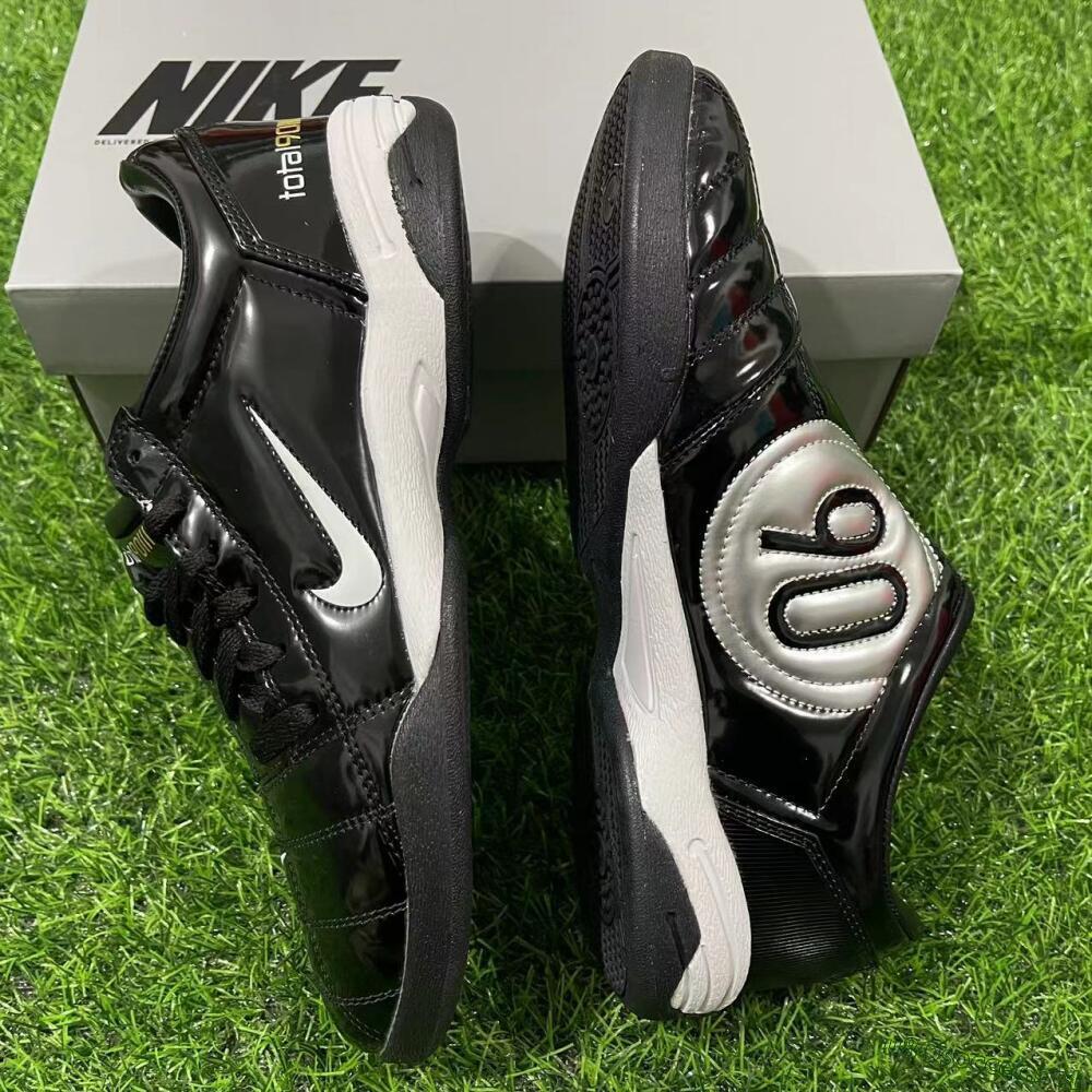 Men's Nike Total 90 II IC Football Shoes - Black/White