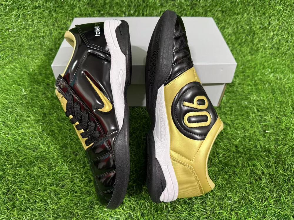 Men's Nike Total 90 III IC Football Shoes - Black/Gold
