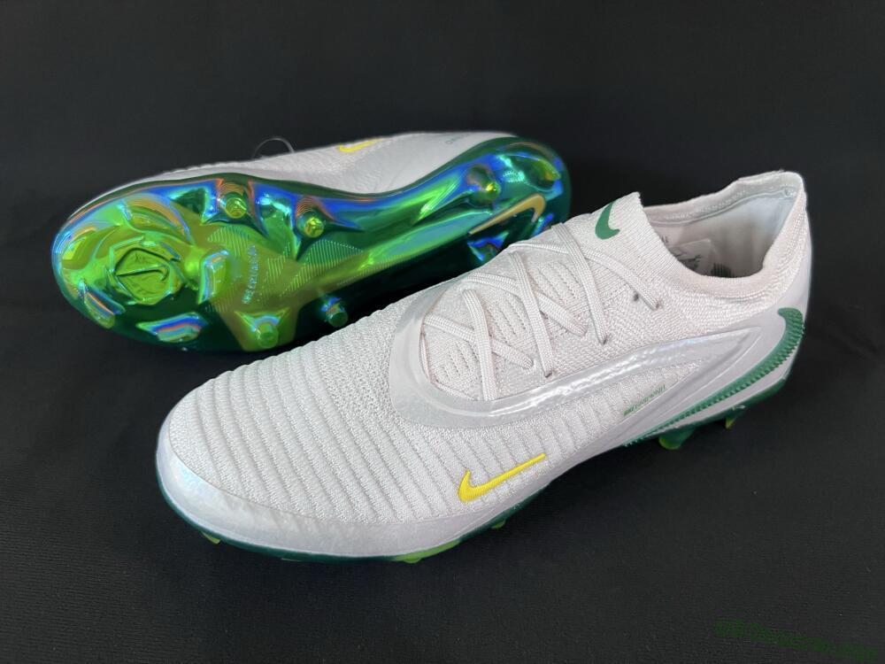 Unisex Nike Phantom 6 Low Elite FG Football Boots - White/Silver/Gold