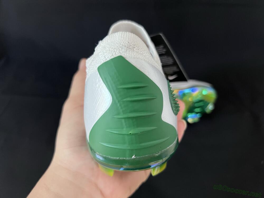 Unisex Nike Phantom 6 Low Elite FG Football Boots - White/Silver/Gold