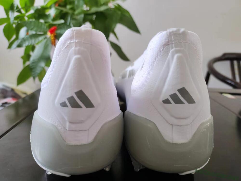 Men's Adidas Predator Accuracy+ FG Football Boots - White/Grey/Silver