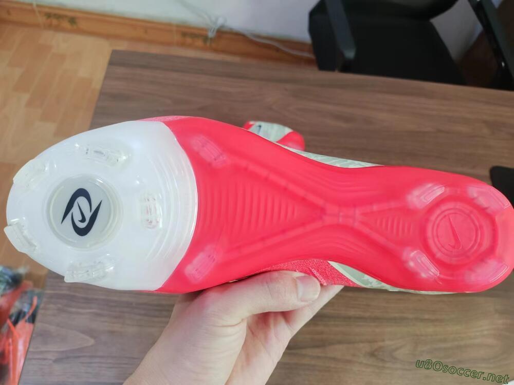 Unisex Nike Phantom Luna Elite FG Football Boots - Red/Black/Green