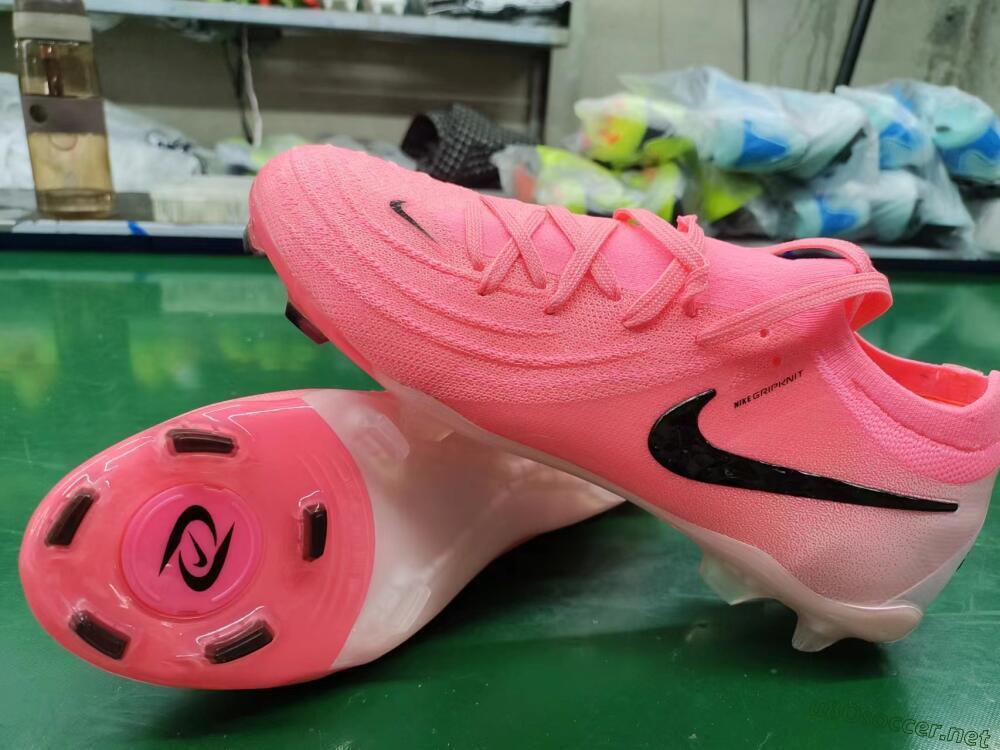 Men's Nike Phantom Luna Elite FG Football Boots - Pink/Black
