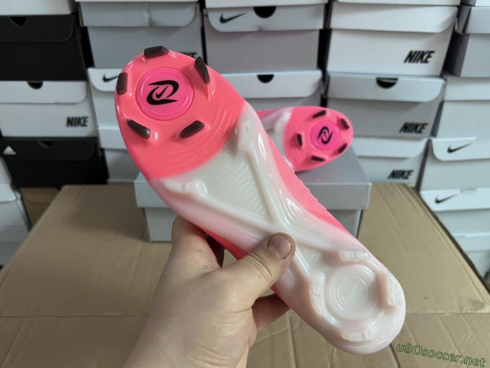 Men's Nike Phantom Luna Elite FG Football Boots - Pink/Black