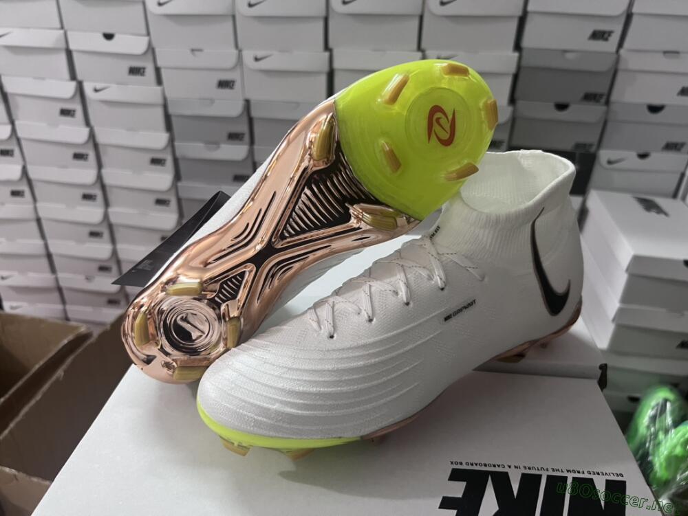 Unisex Nike Phantom Luna Elite NU FG Football Boots - White/Black/Gold