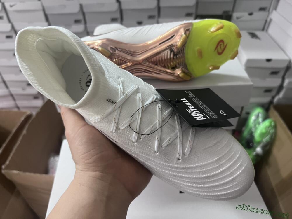 Unisex Nike Phantom Luna Elite NU FG Football Boots - White/Black/Gold