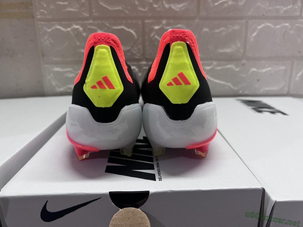 Men's Adidas Predator Elite Laceless FG Football Boots - Black/White/Red