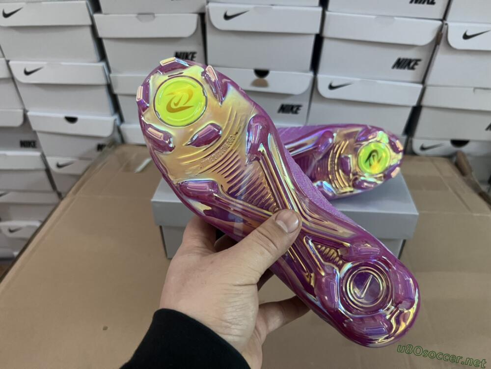 Men's Nike Phantom Luna Elite SE NU FG Football Boots - Fuchsia Dream/Barely Grape