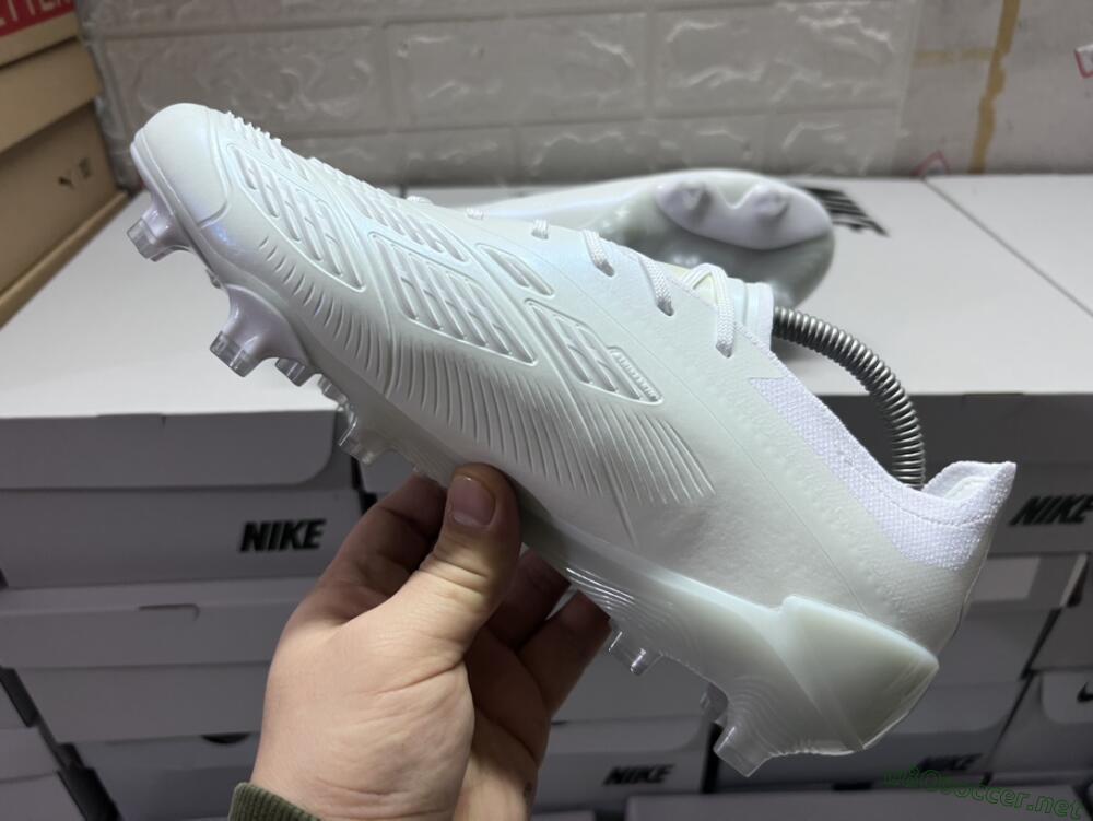 Men's Adidas Predator Accuracy.1 FG Football Boots - White/Beige