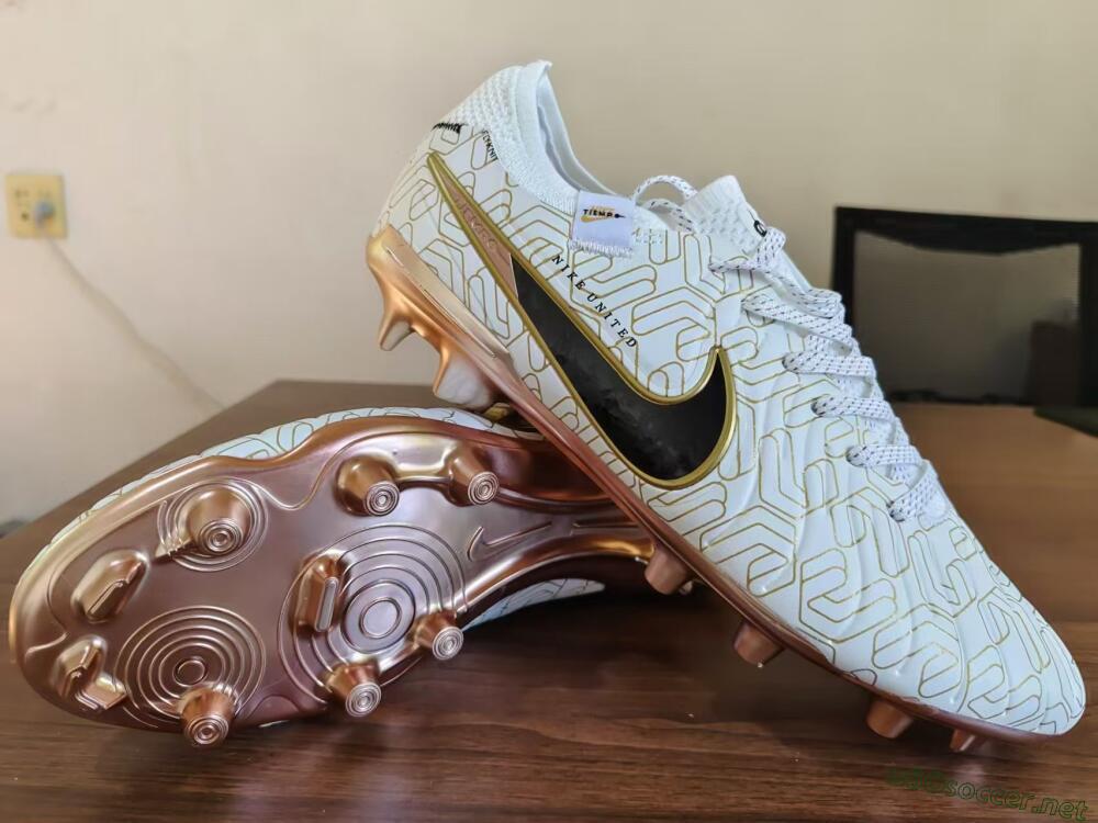 Men's Nike Tiempo Legend 10 Elite FG Football Boots - White/Gold/Black