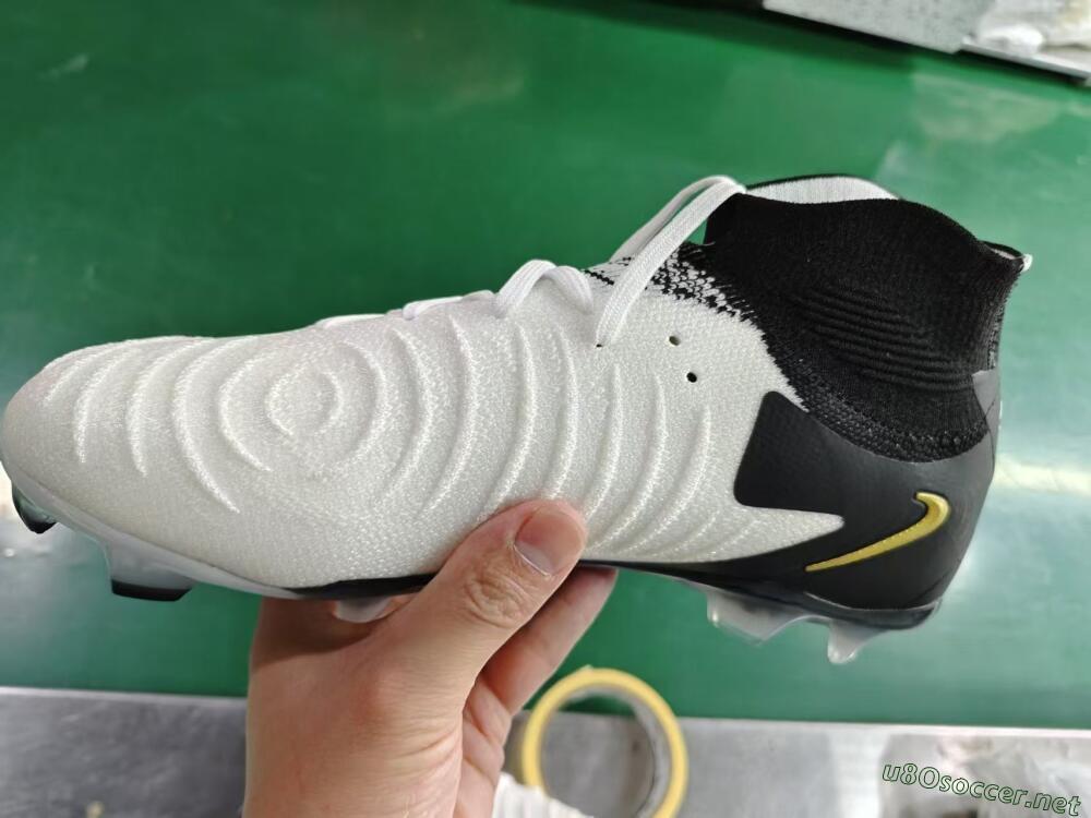 Men's Nike Phantom Luna Elite NU FG Football Boots - White/Black/Gold