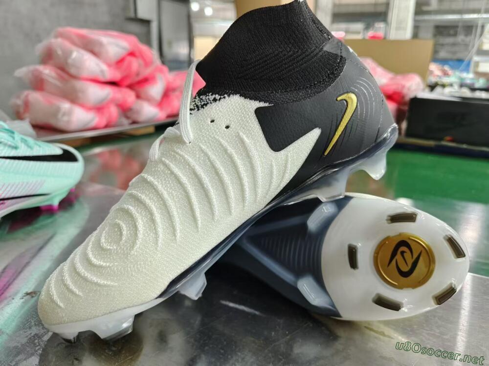 Men's Nike Phantom Luna Elite NU FG Football Boots - White/Black/Gold