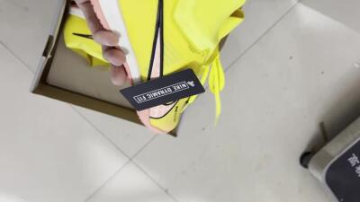 Men's Nike Air Zoom Mercurial Superfly 9 Elite IC Football Shoes - Yellow/Pink/Black