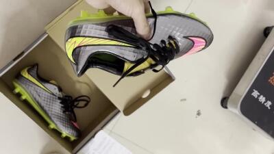 Men's Nike Hypervenom Phantom FG Football Boots - Black/Gold/Pink/Yellow