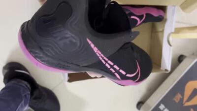 Men's Nike Reactgato IC Football Shoes - Black/Pink