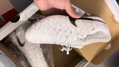 Men's Nike Tiempo Legend 10 Elite FG Football Boots - White/Gold/Black